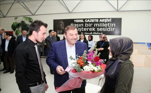 BAŞKAN KADIOĞLU´NDAN ÖĞRENCİLERE BÜYÜK JEST