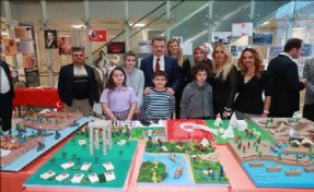 GAZİOSMANPAŞA KÜLTÜR MERKEZİ´NDE İLKOKUL ÖĞRENCİLERİNDEN MUHTEŞEM SERGİ