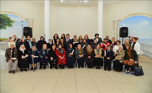 BEYLİKDÜZÜ´NDE OKUMA VE YAZMA ÖĞRENEN VATANDAŞLAR SERTİFİKALARINI ALDI