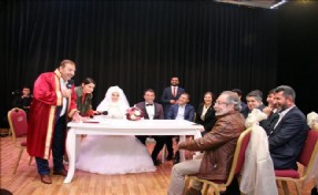ESENYURT´TA TAŞDEMİR VE SOYLU´NUN MUTLU GÜNÜ