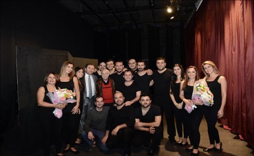 Tiyatro Seyircilerinden Başkan Kılıç´a Ödül