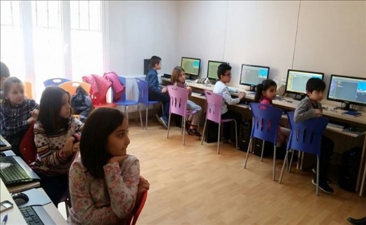 ?KLAVYENİN KAHRAMANLARI´ BİLGİSAYARIN GİZEMLİ DÜNYASINA GİRİŞ YAPTI