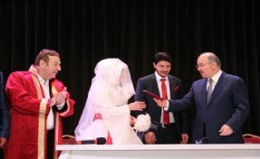 BAŞKAN KIYDI, BAKAN ŞAHİT OLDU