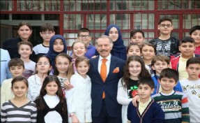 BAYRAMPAŞALI ÇOCUKLARDAN AYDINER´E SEVGİ SELİ