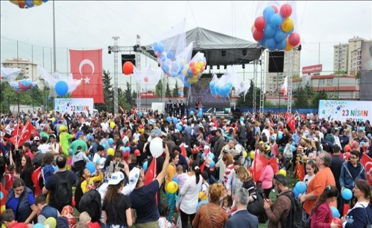 BEŞİKTAŞ BELEDİYESİ´NDEN ÇOCUKLARA 23 NİSAN HEDİYESİ ?´DEV OYUN PARKI´´