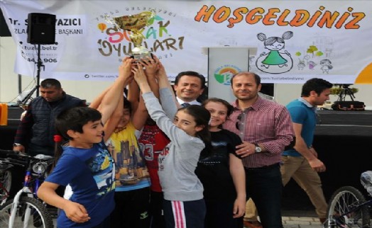 Sokak Oyunları Olimpiyatı´nın Şampiyonları, Ödüllerini Başkan Yazıcı´nın Elinden Aldı