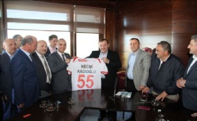 İSDEF YÖNETİMİ KADIOĞLU´NU ZİYARET ETTİ