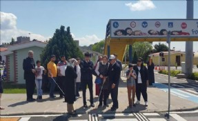 ESENYURT BELEDİYESİ TRAFİKTEKİ ENGELLERİ KALDIRIYOR