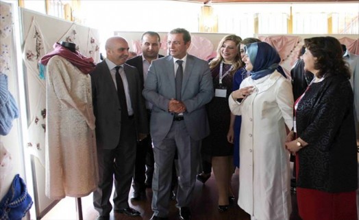 Tuzla Belediyesi Merkez Hanımlar Kulübü Kursiyerlerinin Sergisi Göz Doldurdu