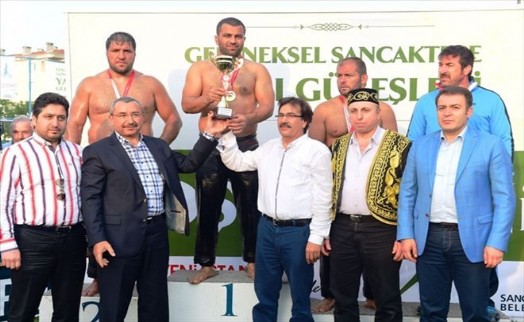 Geleneksel Sancaktepe Yağlı Güreşleri´nde Baş Pehlivan Fatih Atlı oldu