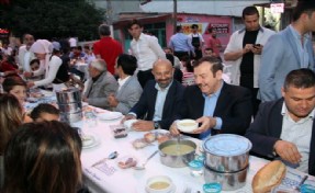 BAŞKAN KADIOĞLU´´NDAN BİR GECEDE 4 İFTAR