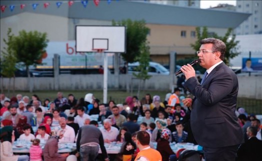 KÜÇÜKÇEKMECE´DE İFTAR SOFRALARINDA BİRLİK VE BERABERLİK MESAJI VERİLDİ