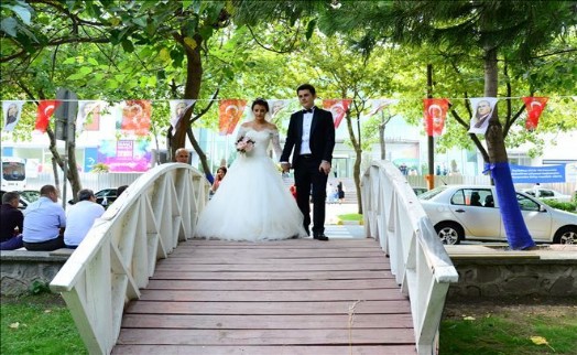 GEÇİCİ SÜRE İLE SEZEN AKSU PARKI NİKAH PARKINA DÖNÜŞÜYOR