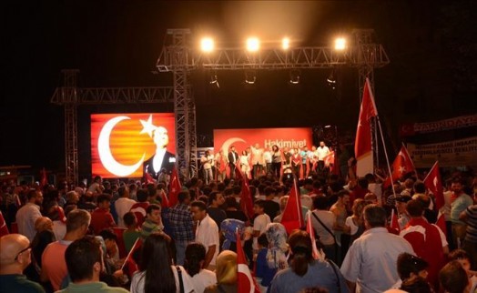 AVCILAR HALKI, CUMHURİYET VE DEMOKRASİ İÇİN BİR ARADA