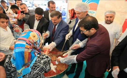 ÇEKMEKÖY´DE AŞURE BEREKETİ