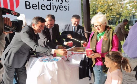 BALKANLARDA AŞURE KAZANI KAYNATILDI