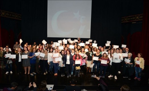 BİR LİSAN BİR İNSAN