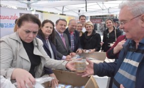 SİLİVRİ BELEDİYESİ 25 BİN AŞURE DAĞITTI