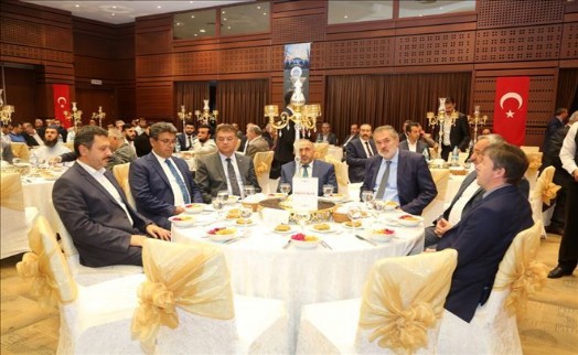 DİN GÖREVLİLERİ YEMEKTE BİR ARAYA GELDİ