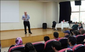 İletişim Uzmanı Gökhan Yenipazar: ?Amadan Uzak Durun Mutlu Olun?