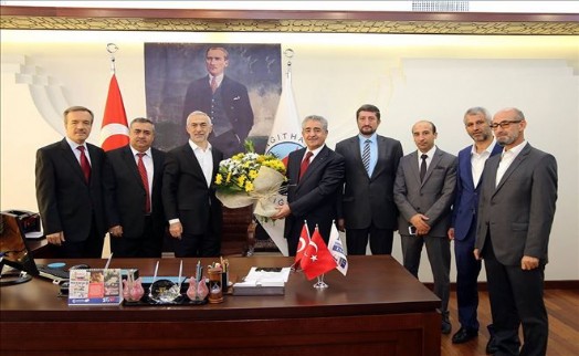 İLÇE MÜFTÜLÜĞÜNDEN BAŞKAN KILIÇ´A ANLAMLI ZİYARET