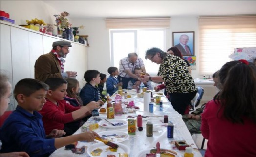 Engelli Öğrencilere El İşi ve Resim Eğitimi Veriliyor