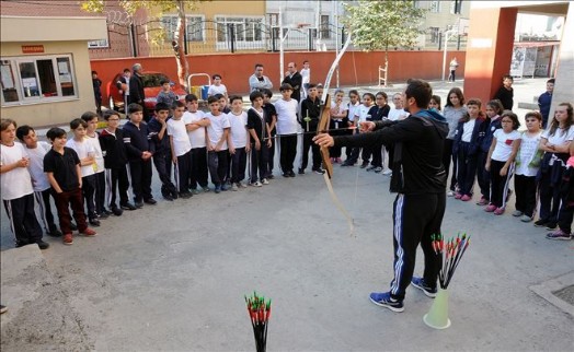 Gaziosmanpaşa´lı Gençler Okçuluk Eğitimiyle Hedefi 12´den Vuracak