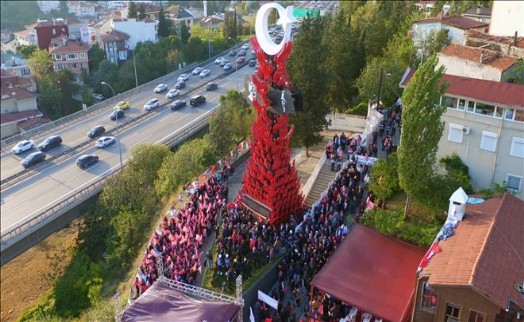 BEŞİKTAŞ´TA 'CUMHURİYET VE DEMORKASİ ANITI' AÇILDI!