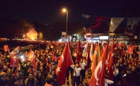 CUMHURİYET MEŞALESİ SARIYER´DE YANDI