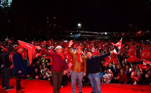 CUMHURİYET IŞIĞI, BEYLİKDÜZÜ´NDE PARLADI