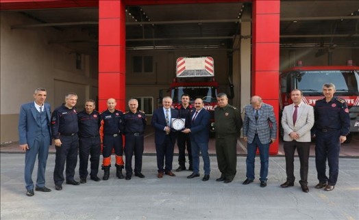 Başkan Aydın 'İtfaiye Neferleri?ni Ziyaret Etti