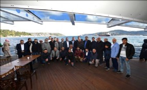 ÜSKÜDAR BELEDİYE BAŞKANI HİLMİ TÜRKMEN USTA BERBERLER İLE BİR ARAYA GELDİ