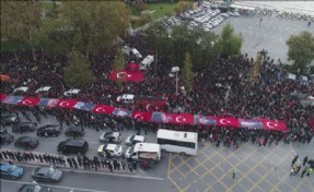 BEŞİKTAŞ´TA ATA´YA SAYGI ZİNCİRİ!