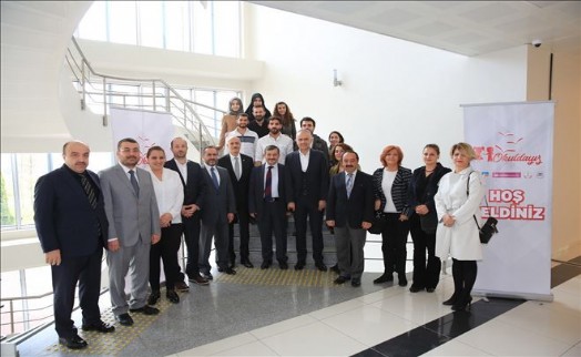 ÇEKMEKÖY BELEDİYESİ´NDEN ´OKULDAYIZ´ PROJESİ