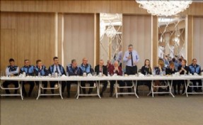 Başkan Akgün, Zabıtayla Kahvaltıda Bir Araya Geldi
