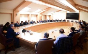 Başkan Erdem, Koordinasyon Toplantısı´nda Muhtarlar´la Bir Araya Geldi