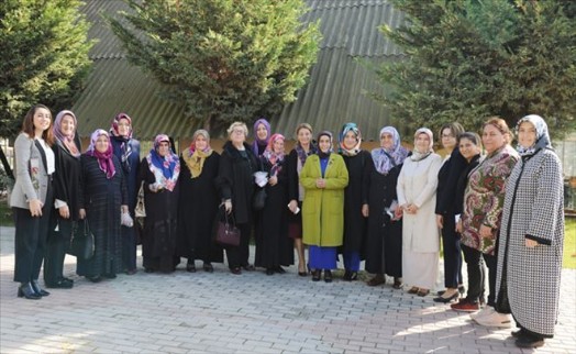 Dr. Fatma Yazıcı, Muhtarların Eşlerine Gönül Elleri Çarşısı´nı Tanıttı