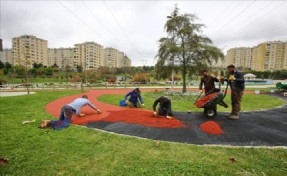 BAŞAKŞEHİR BELEDİYESİ´NDEN SABAH SPORLARI İÇİN KAUÇUK YOL