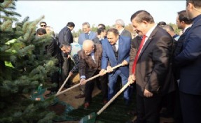 ORMAN VE SU İŞLERİ BAKANI DR. VEYSEL EROĞLU´NUN KATILIMIYLA ÇEKMEKÖY´DE FİDAN DİKİLDİ