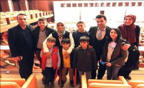 ?Türk Ve Suriyeli Öğrenciler Gazi Meclisi Ziyaret Etti?