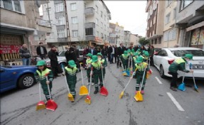 Minik Temizlik Elçileri İş Başında