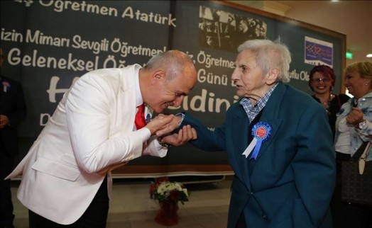 Başkan Akgün: ?Öğretmen, Eli Öpülecek İnsandır!?