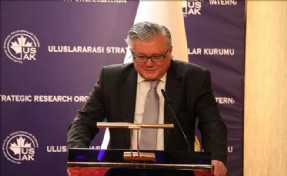 Altay Cengizer, Şehir ve Medeniyet Okulu´nda