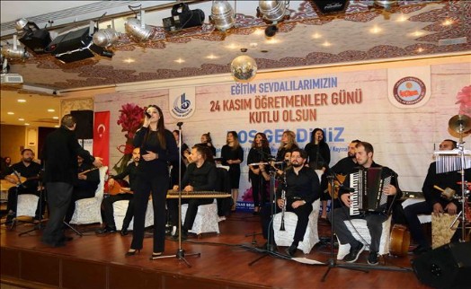 ?Bağcılar´da Öğretmen Günü Özel Bir Programla Kutlandı?