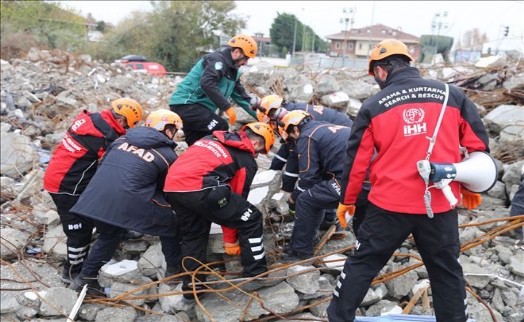 Zeytinburnu´nda Gerçeği Aratmayan Deprem Tatbikatı