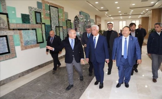 EROĞLU YENİ BELEDİYE BİNASINA TAM NOT VERDİ
