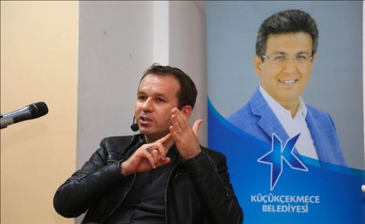 KÜÇÜKÇEKMECE´DE GENÇLER ŞİİRE DOYDU