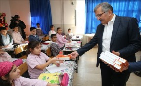 18 Bin Öğrenciye Ağız Bakım Seti Hediye!