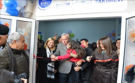 ŞİŞLİ´DE ÇOCUKLAR KREŞE, ANNELER İŞE GİDİYOR!