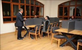 Zeytinburnu´nda ?Hiç Kapanmayan? Kütüphane Hizmete Başladı